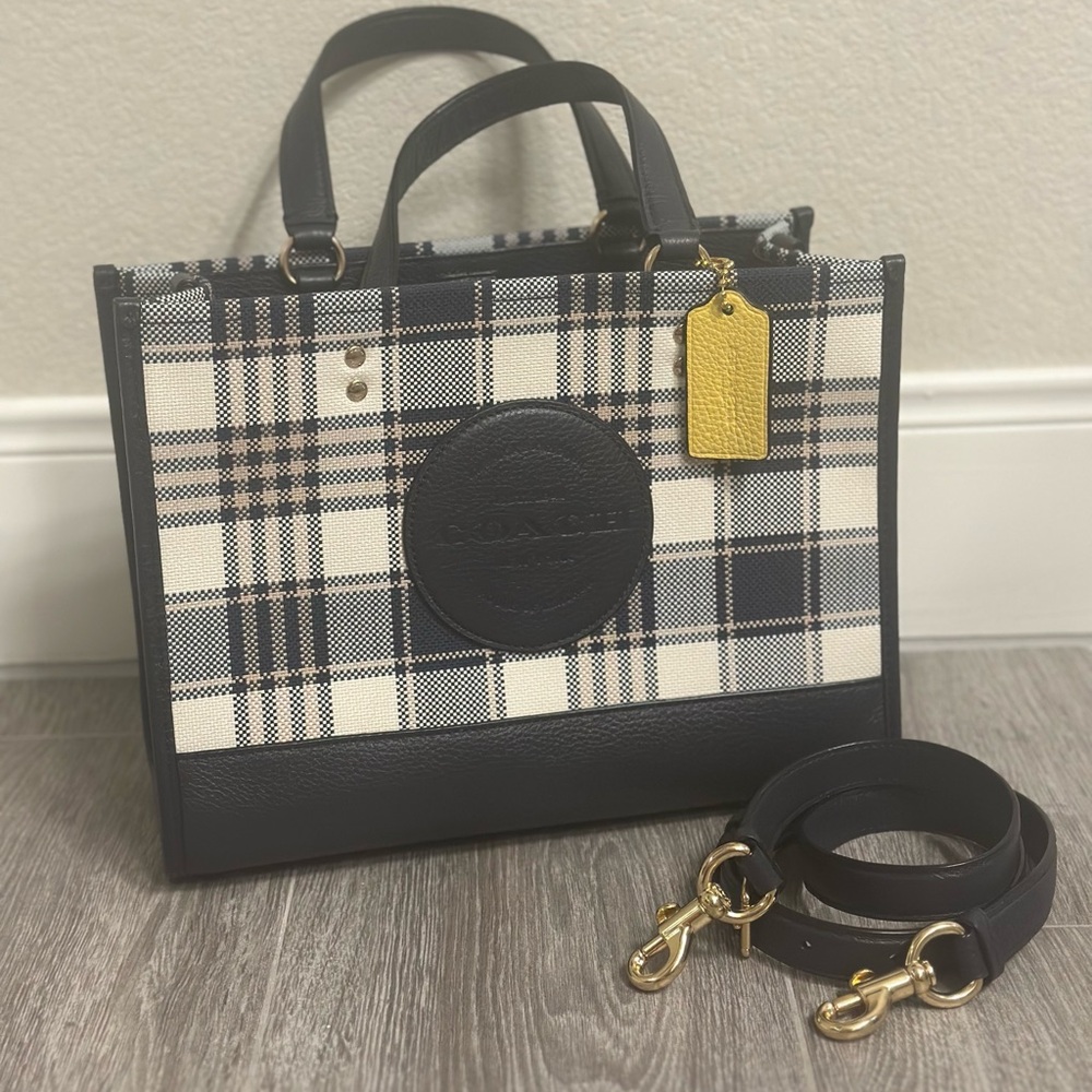 Coach Dempsey Carryall Garden Plaid with crossbody strap C8201.